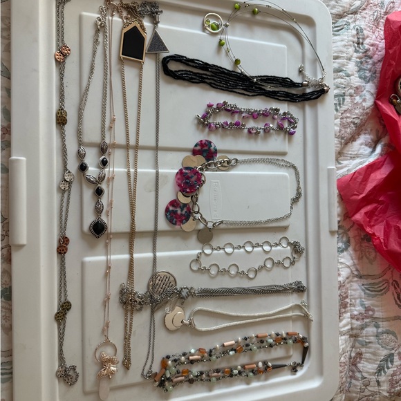 Various 24 Necklaces 5 Bracelets and 4 Earrings - Picture 3 of 3